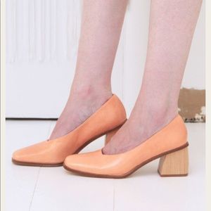 Paloma Wool Provenir Pump in Light Apricot size 39